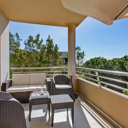 Апартаменти Beach Front Barracuda *